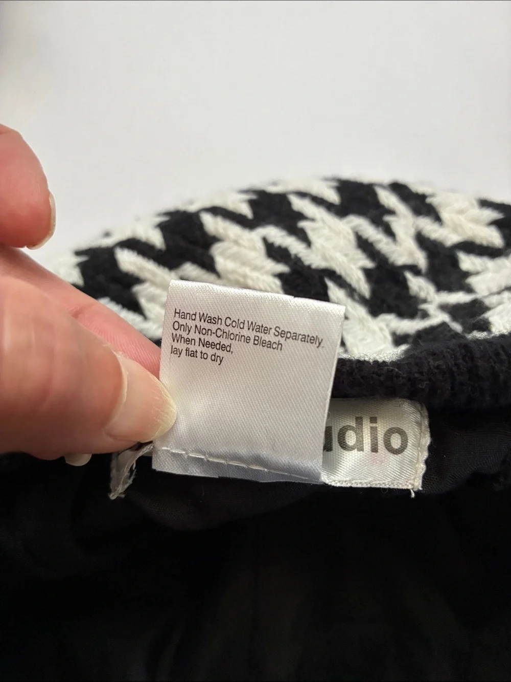 Envision Studio Black/White Knit Hat
